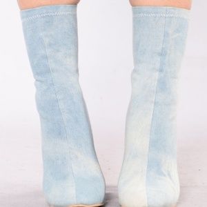 Light Wash Demim Booties
